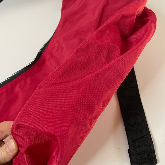 NWT BAGGU Medium Nylon Crescent Bag - Candy Apple - Picture 10 of 13